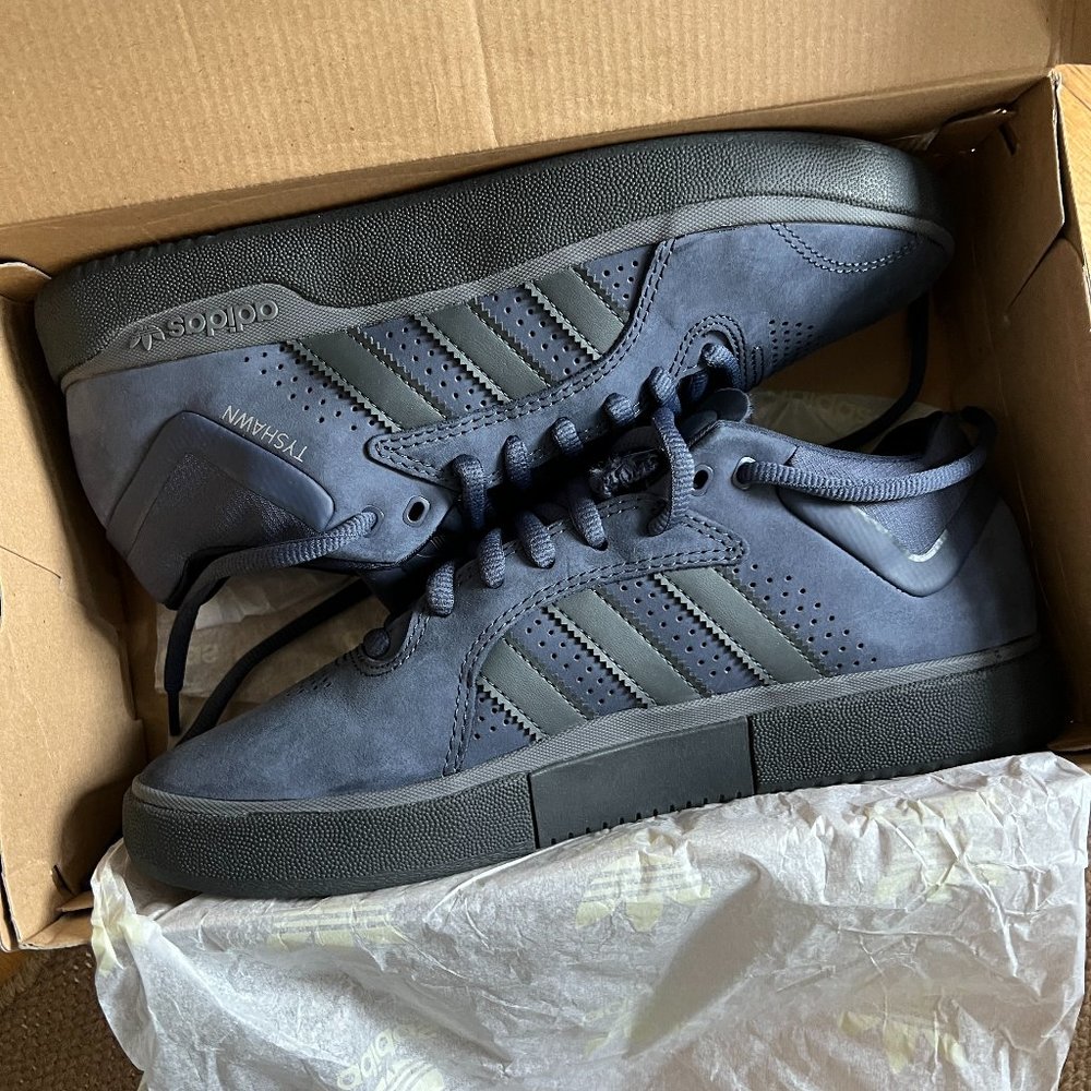 Adidas - Tyshawn - Mens Size 9 - Navy / Carbon - Skateboard Shoes - NEW
